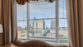 Cozy Downtown Condominium